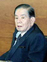 Hayami resists calls for amending BOJ law